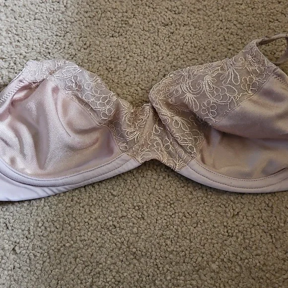 Bali 8 Assorted Lace & Solid Bras 36C Bundle - Picture 5 of 14